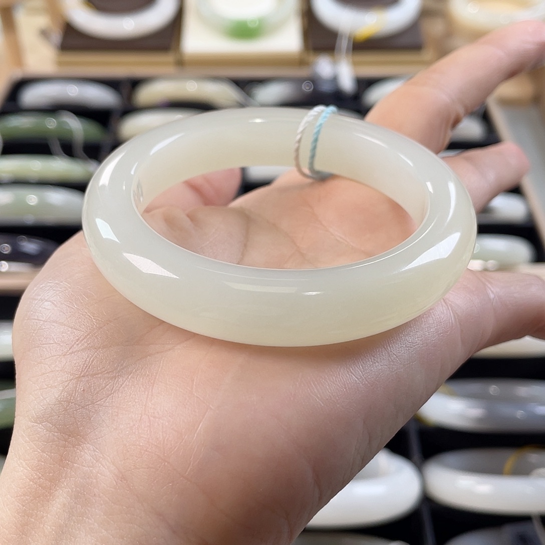 和田玉未镶嵌手镯冰胶，无包容，捡漏