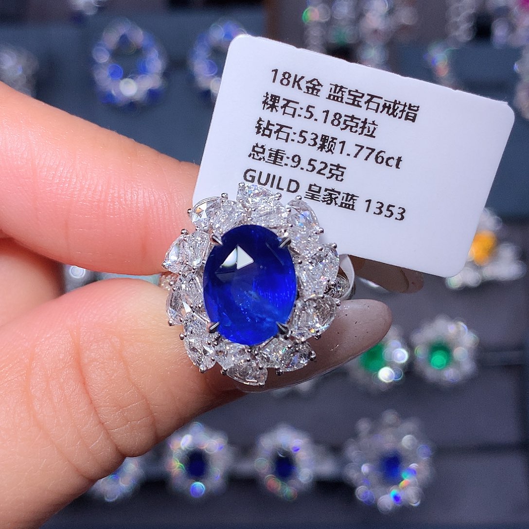 戒指18K金镶嵌蓝宝石
