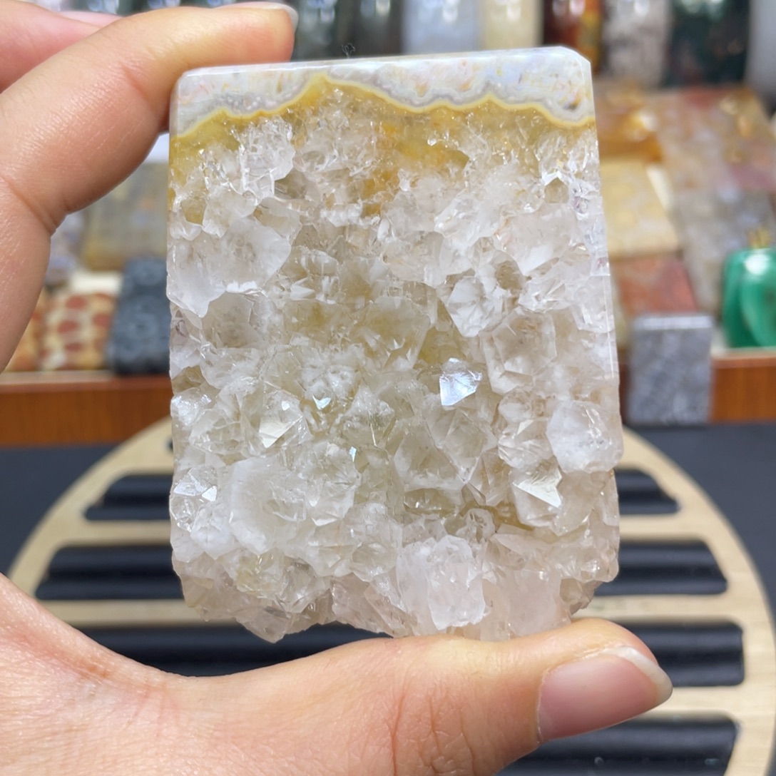 硅化玉未镶嵌颈饰k7