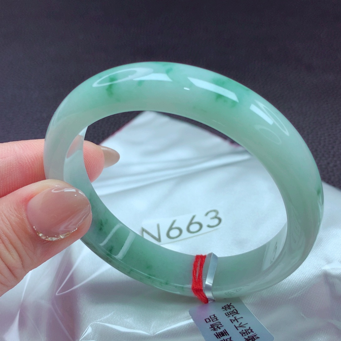 翡翠手镯未镶嵌手镯88