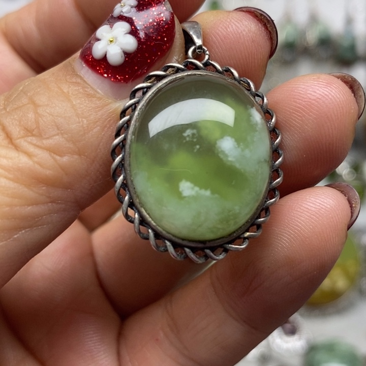 蛇纹石玉吊坠银S925镶嵌