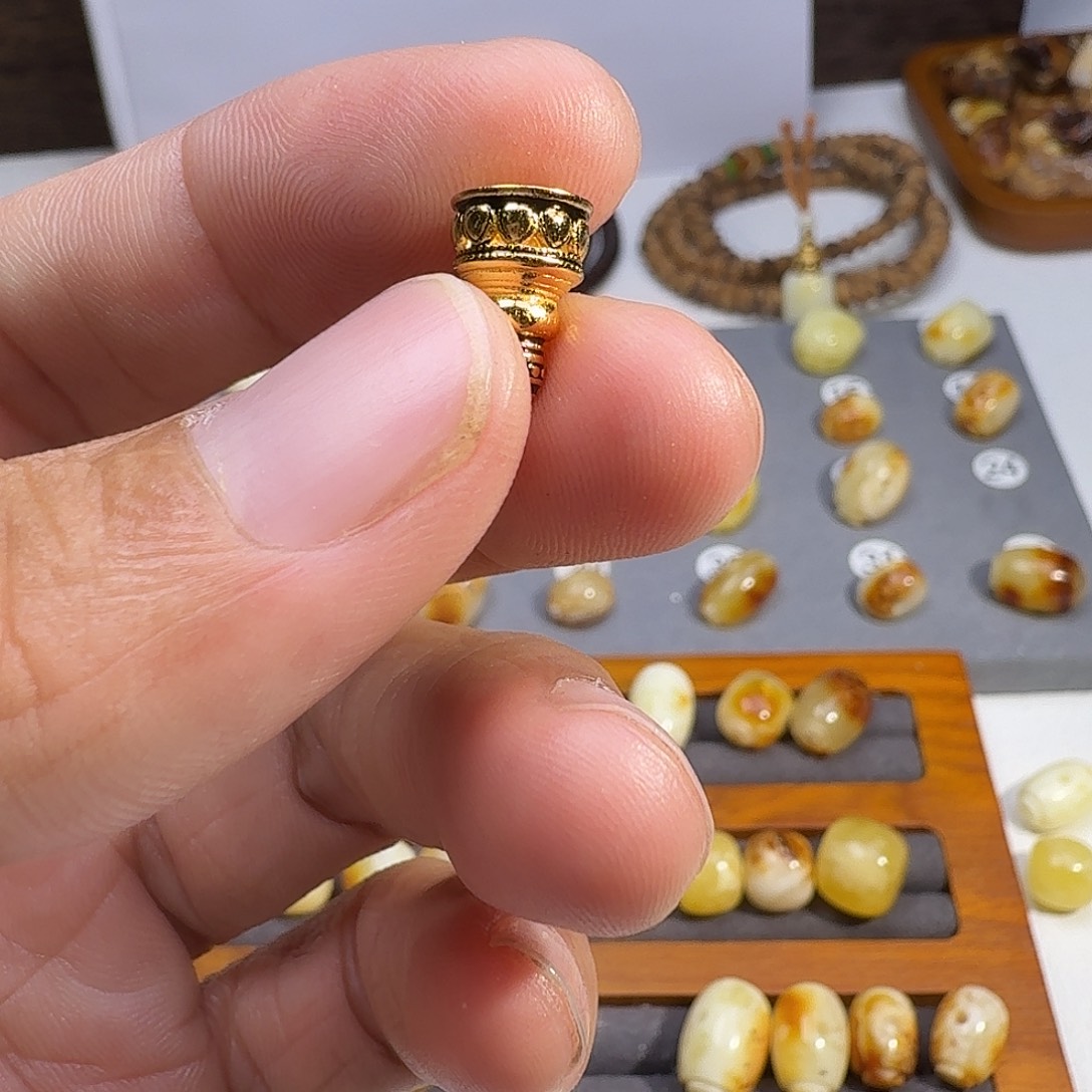 佳***琥珀未镶嵌珠宝奇石琥珀