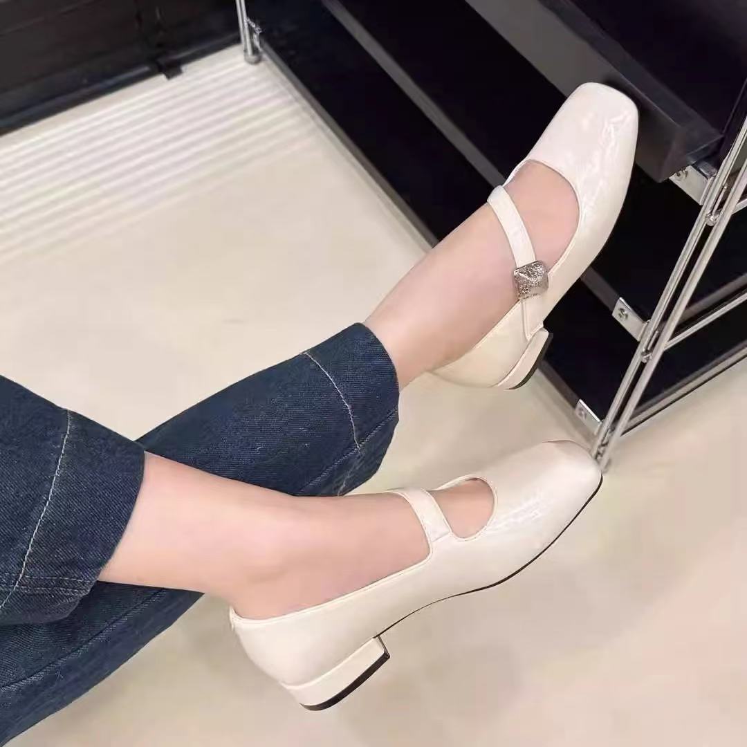 C7300  米色 时尚方头舒适低跟浅口软底玛丽珍女单鞋 