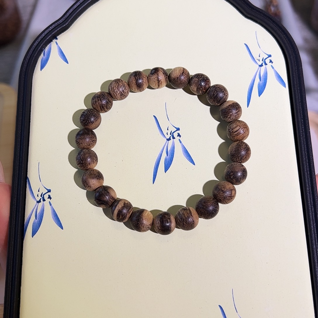 沉香手串爱****y天然达拉干花珠0.9单圈 9分沉