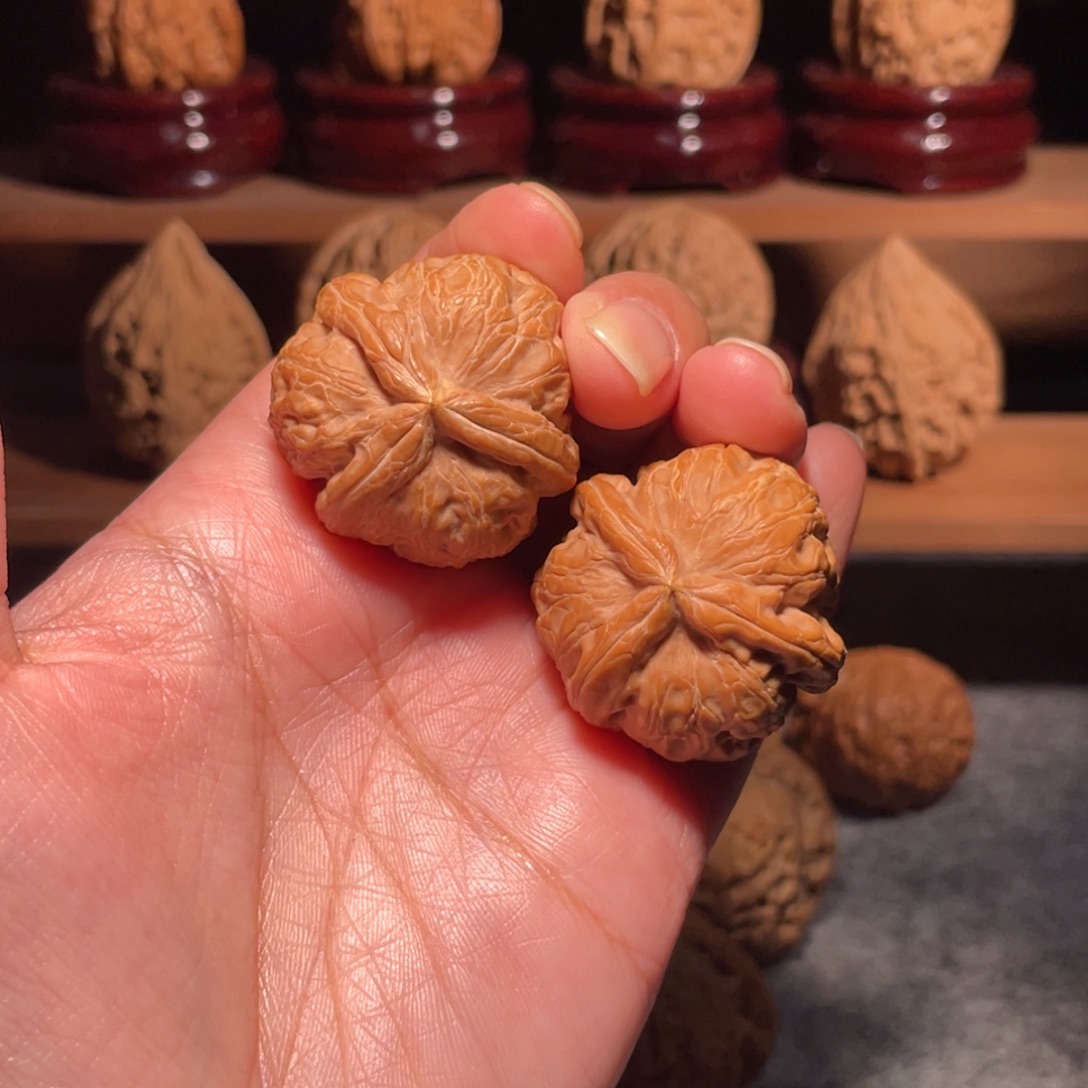 嘻***杰核桃其他三楞元宝全品（微微微黄）33