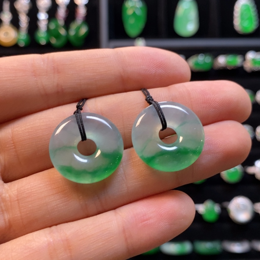 【闪购商品】翡翠未镶嵌吊坠(不含链)禧荟翠玻璃种飘翠甜甜圈
