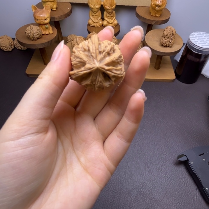放***铁吊坠桃核三棱单只异型有瑕