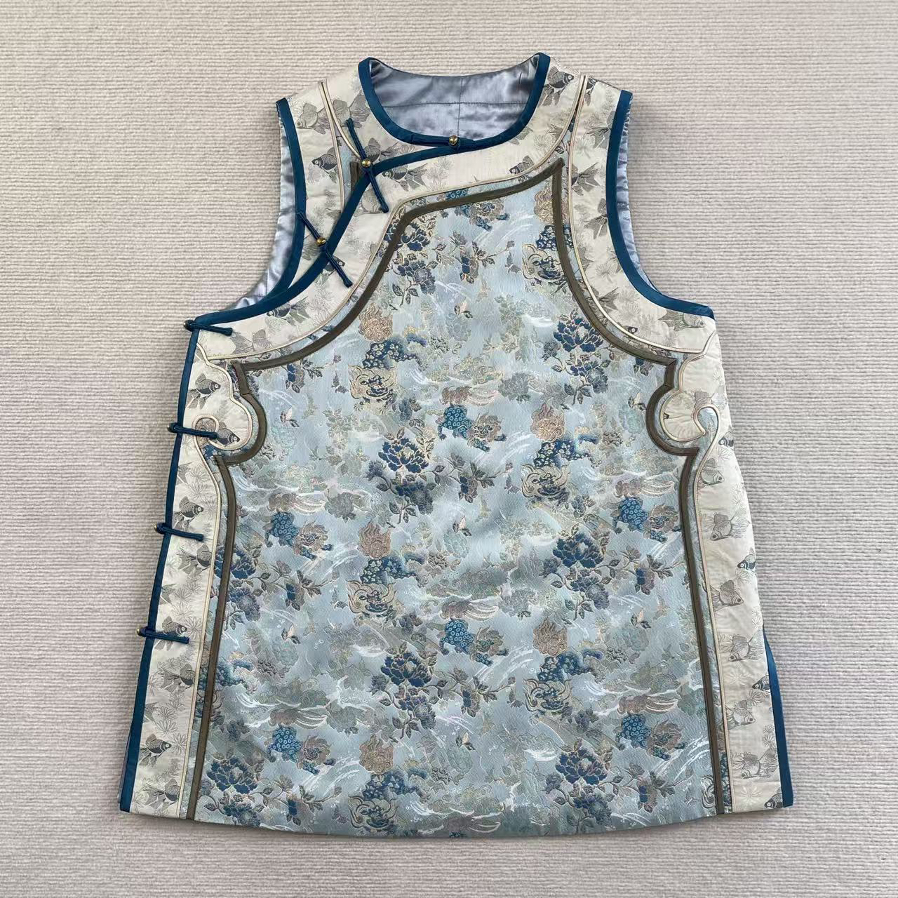 云饰图腾原创新中式国风女装 新款冬季百搭显瘦中长斜襟保暖马甲