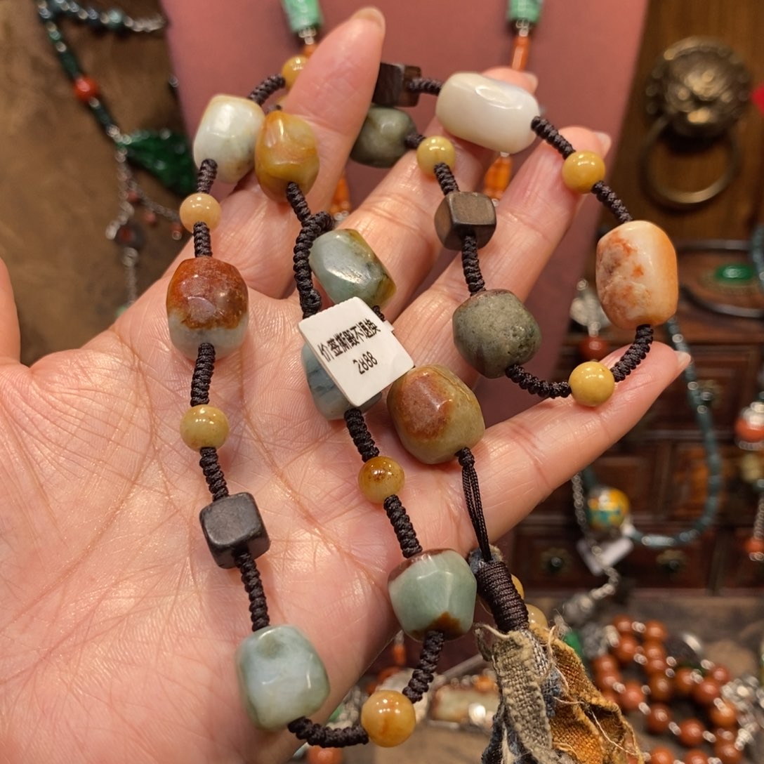 翡翠吊坠(赠链)未镶嵌