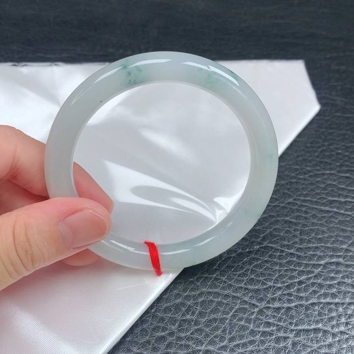 翡翠手镯（圆镯）未镶嵌