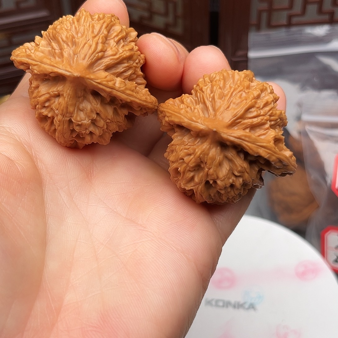 把件文玩核桃盘龙虎头