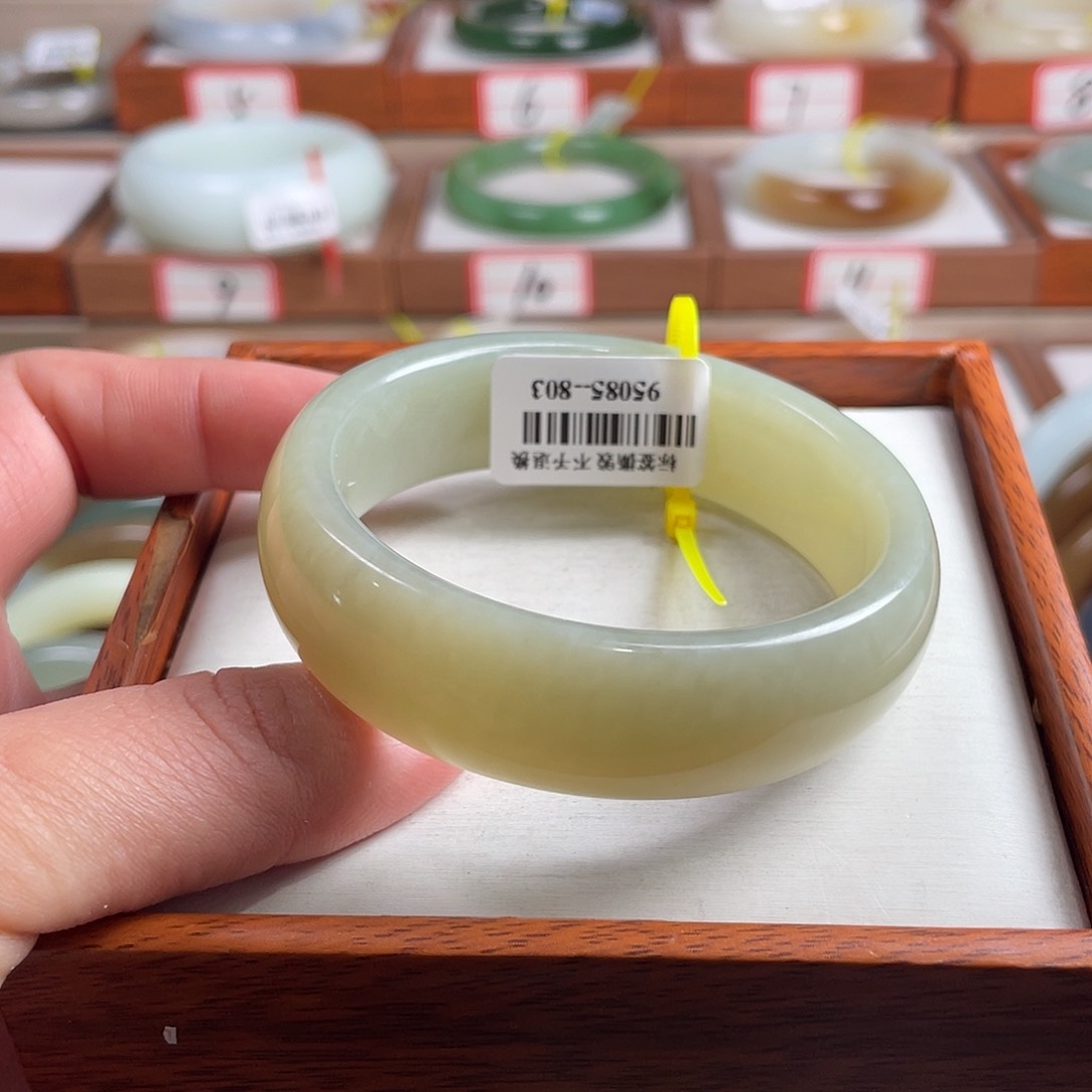 【闪购商品】和田玉未镶嵌手镯55