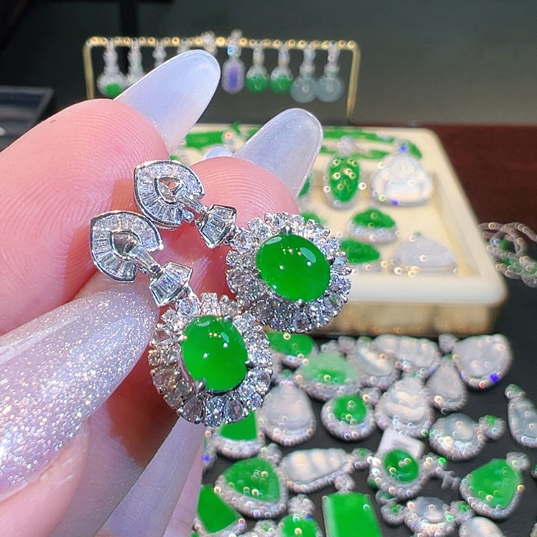 翡翠耳钉18K金镶嵌翡翠