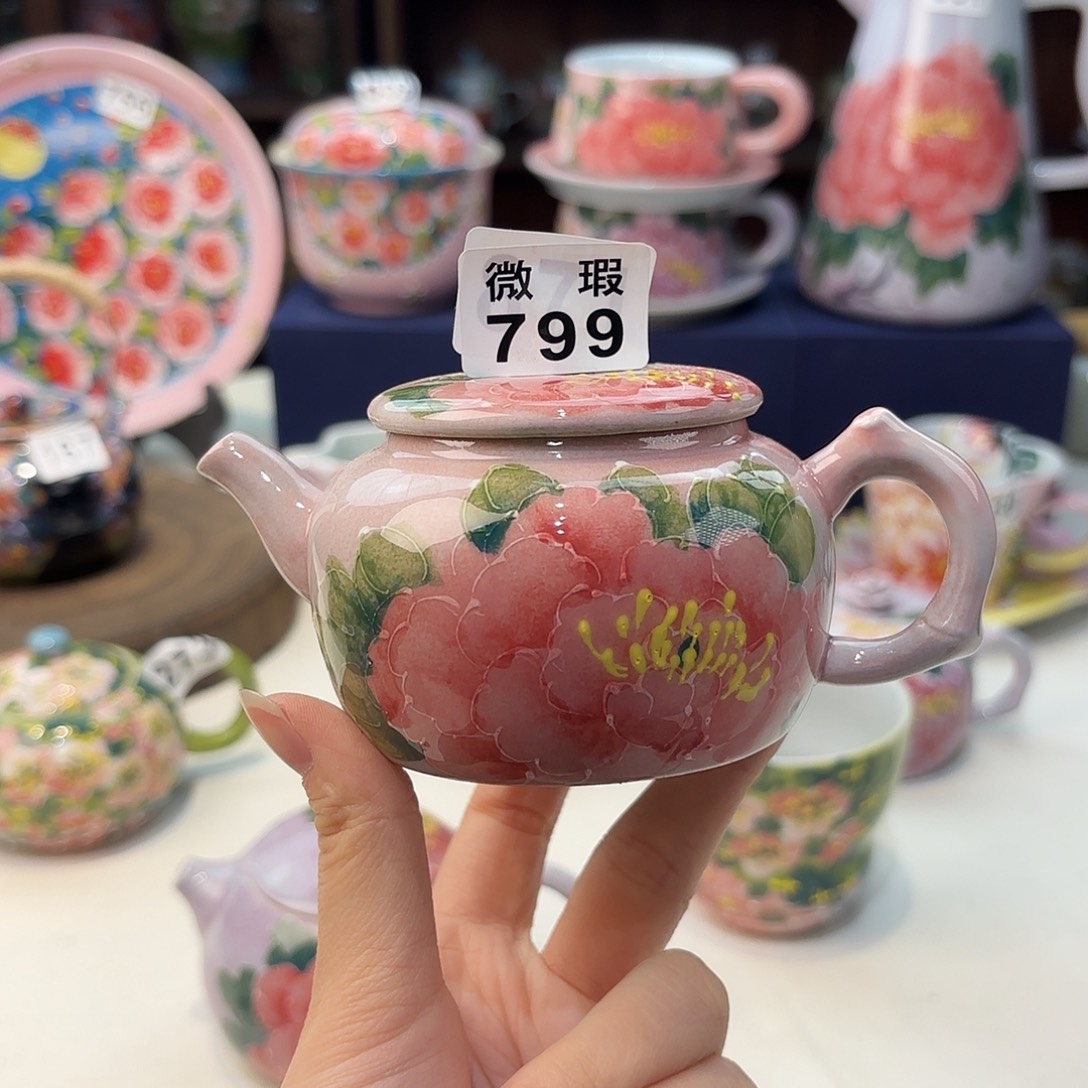 瓷片兔兔的小可爱太