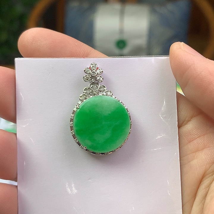 翡翠18K金镶嵌颈饰翡翠首饰