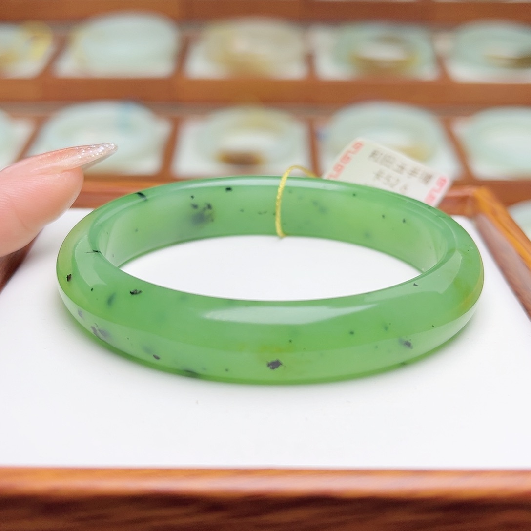 和田玉手镯未镶嵌52.6