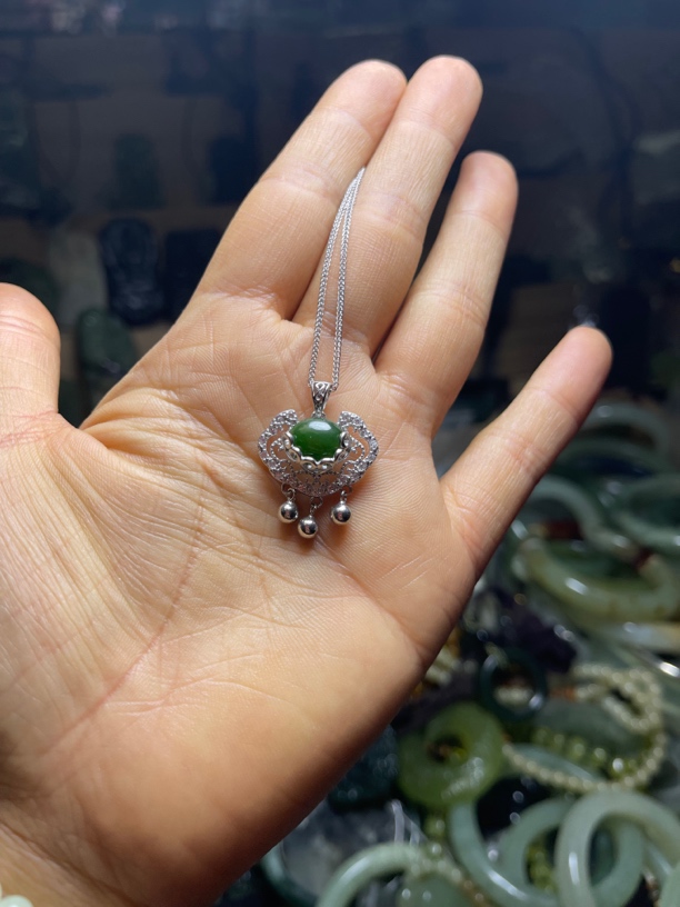 天然和田碧玉菠菜绿锁长命百岁大人小孩孕妇长辈都佩戴时尚百搭