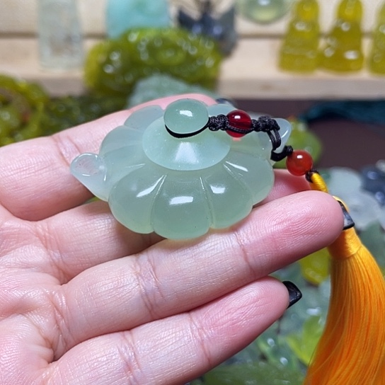 蛇纹石玉合金颈饰