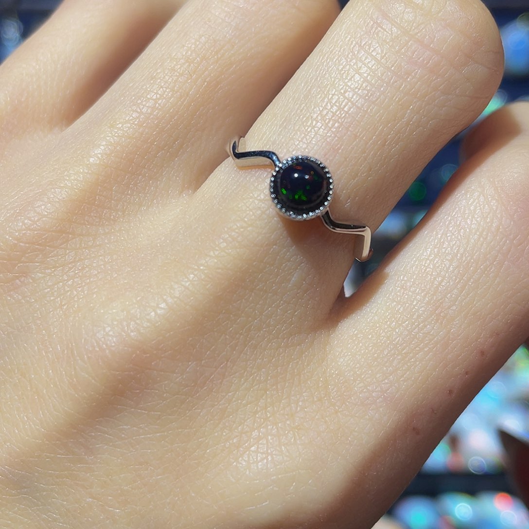 欧泊欧泊戒指银S925镶嵌