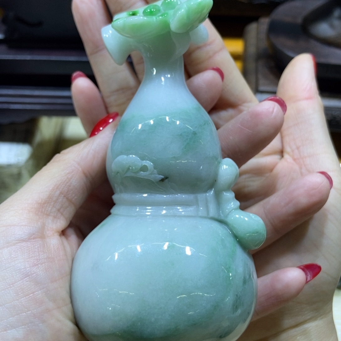未镶嵌挂件翡翠本****.好看的翡翠葫芦