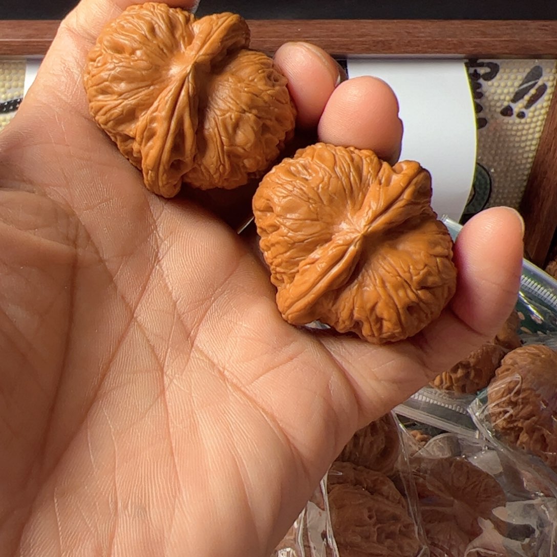 文玩核桃吊坠元宝43