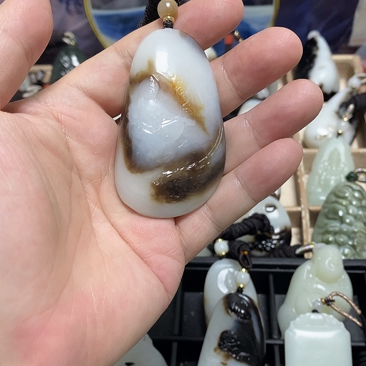 顺***2和田玉未镶嵌颈饰