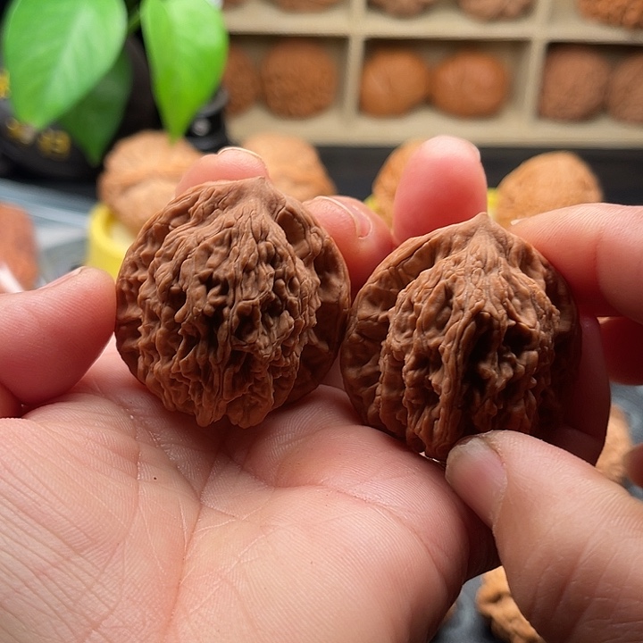 文玩核桃把件全品虎头边41
