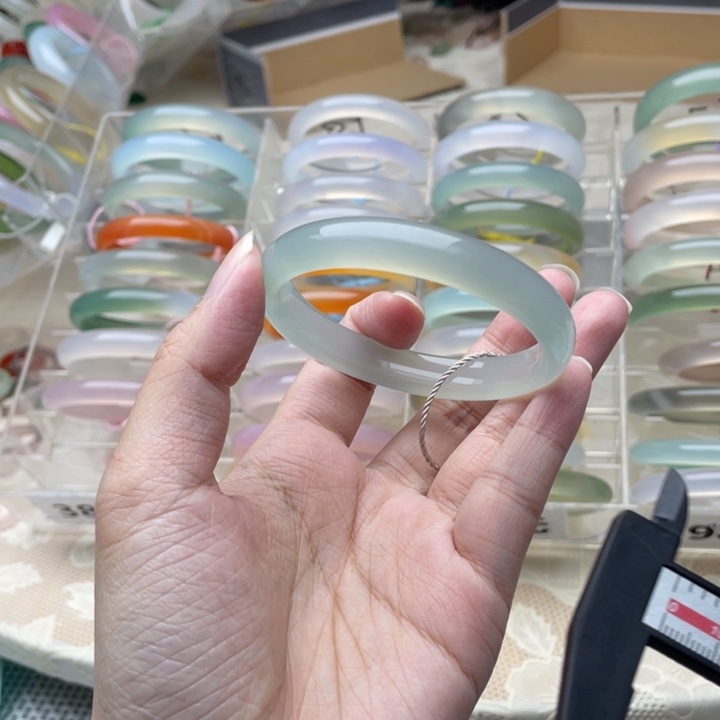 玛瑙/玉髓未镶嵌手镯55圈口