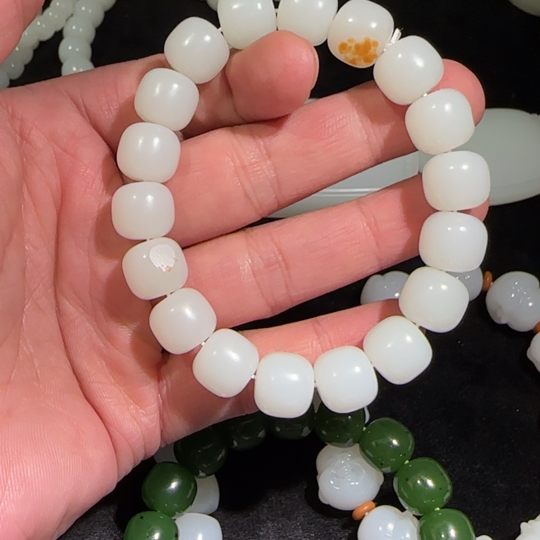 和田玉颈饰未镶嵌一****^