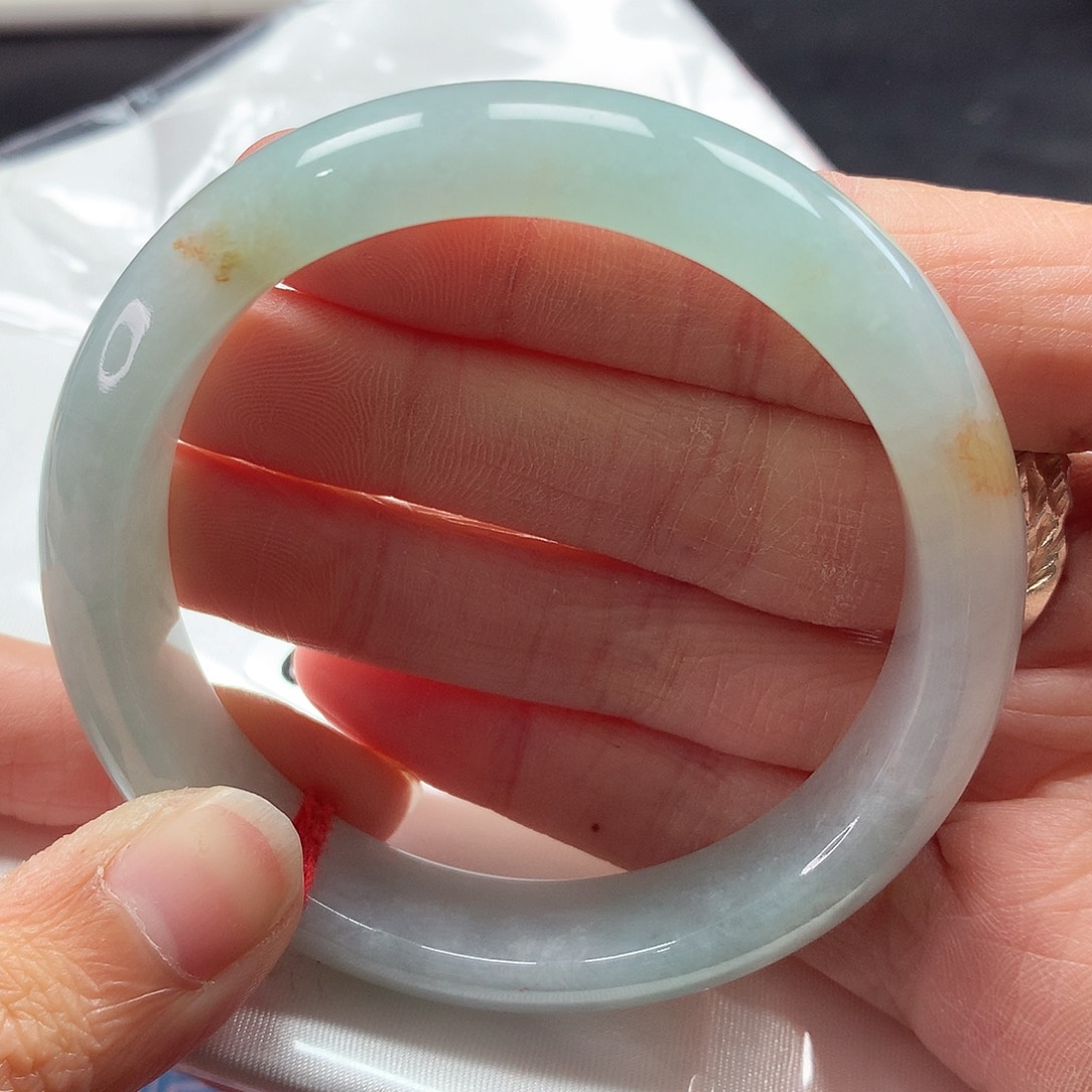 翡翠手镯未镶嵌55圈