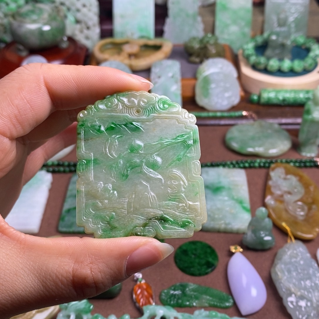 瑞***米翡翠未镶嵌颈饰111111111111111111