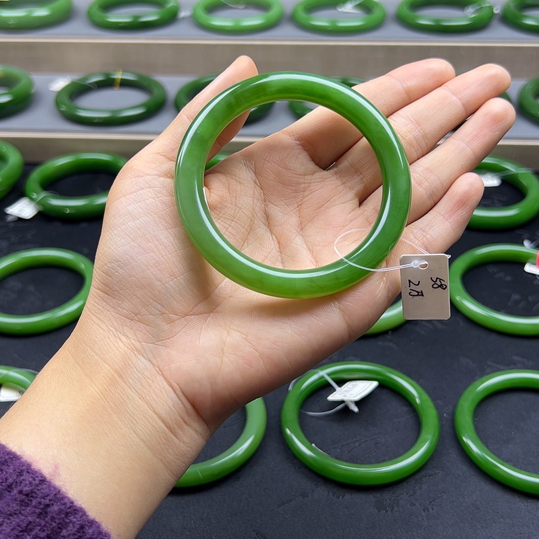 未镶嵌手镯和田玉（碧玉）