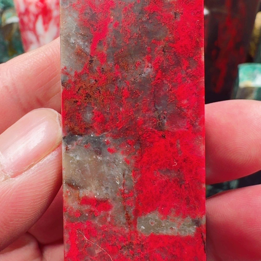 昌化鸡血石牛角地