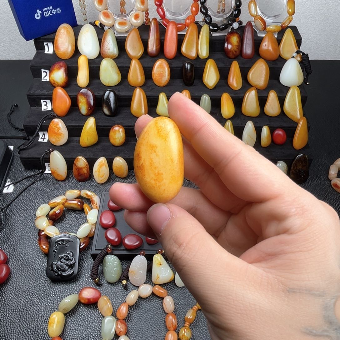 和田玉吊坠(赠链)未镶嵌