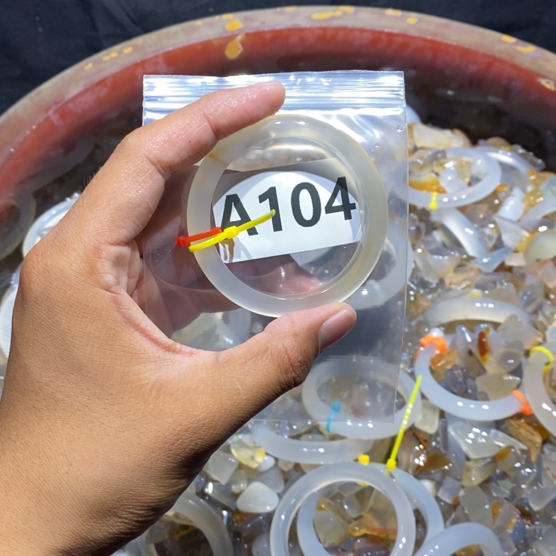 头***丈玛瑙/玉髓未镶嵌手镯