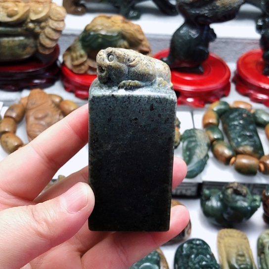 岫岩河磨玉（透闪石质玉）把件未镶嵌