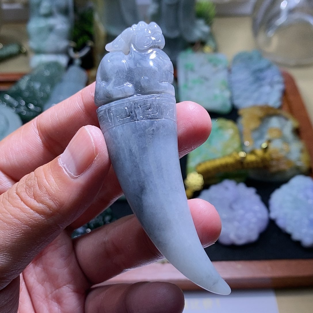 【闪购商品】翡翠颈饰未镶嵌龙牙