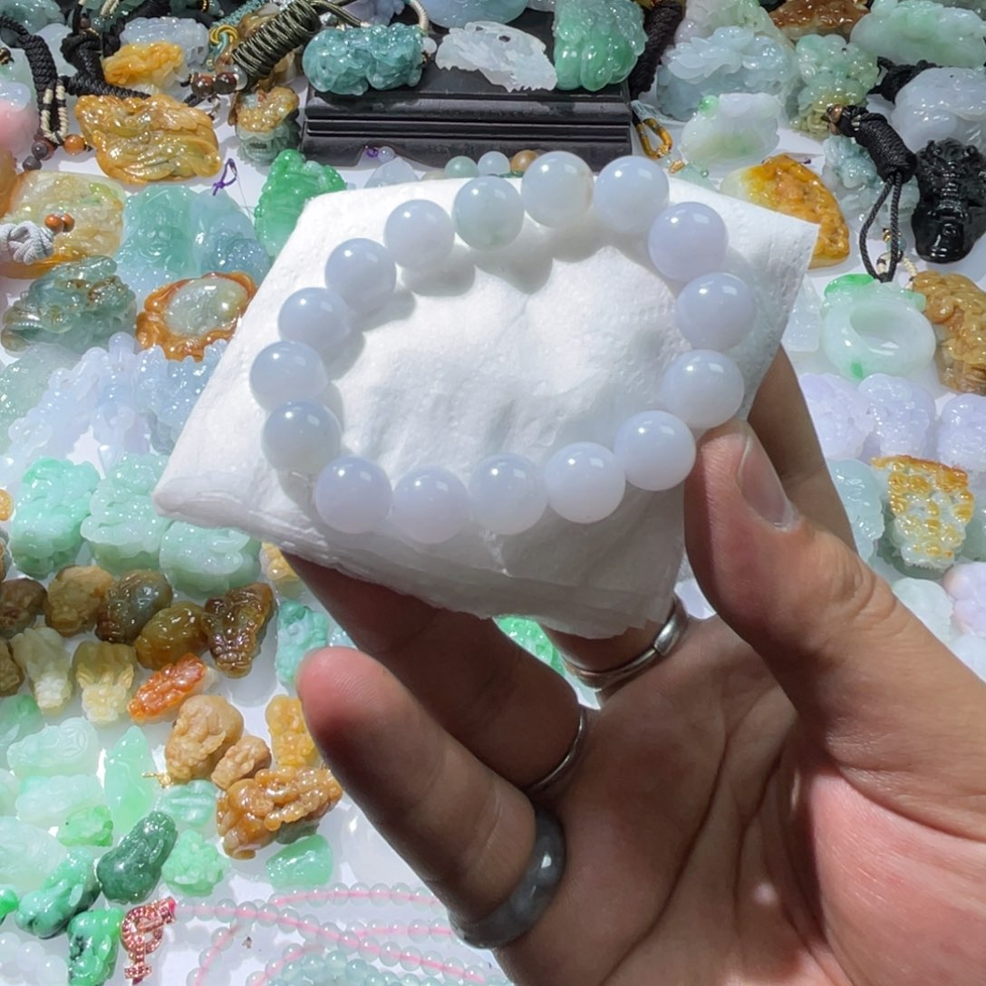 翡翠颈饰未镶嵌天然