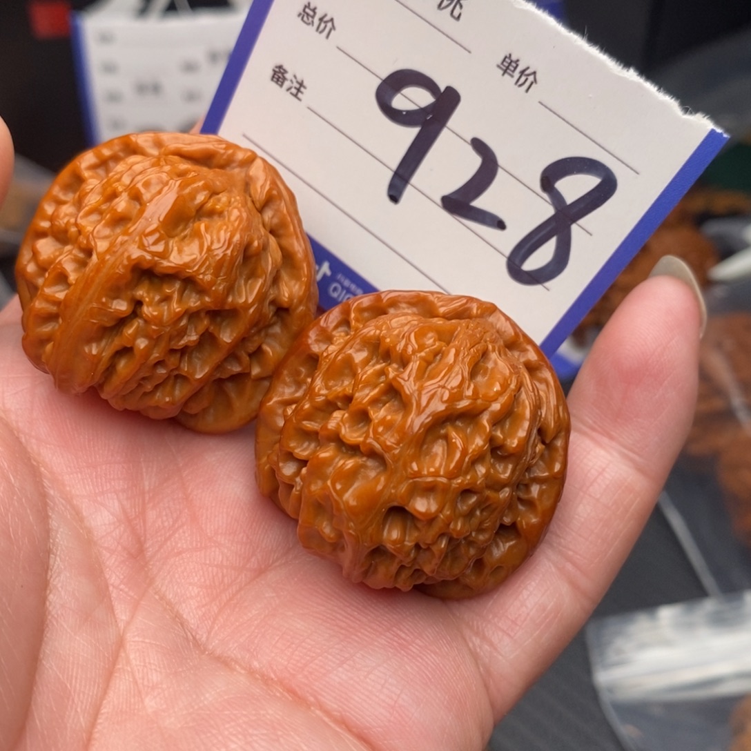 桃核把件白狮子35mo