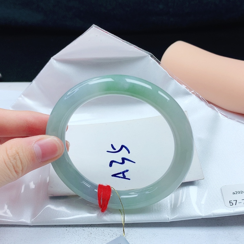 【闪购商品】翡翠手镯（圆镯）未镶嵌天然缅甸a货手镯57