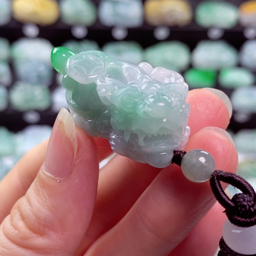 翡翠颈饰未镶嵌天然