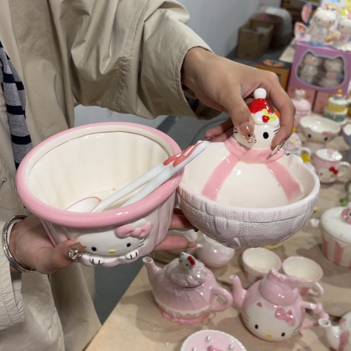 在这一年里我们一起加油紫砂