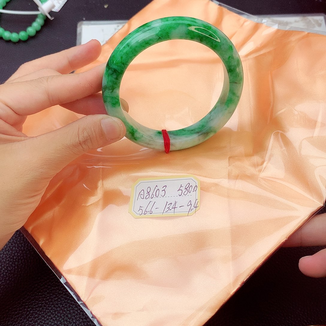 翡翠未镶嵌手镯翡翠