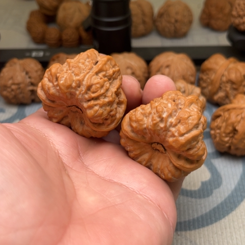 文玩核桃吊坠蛤蟆