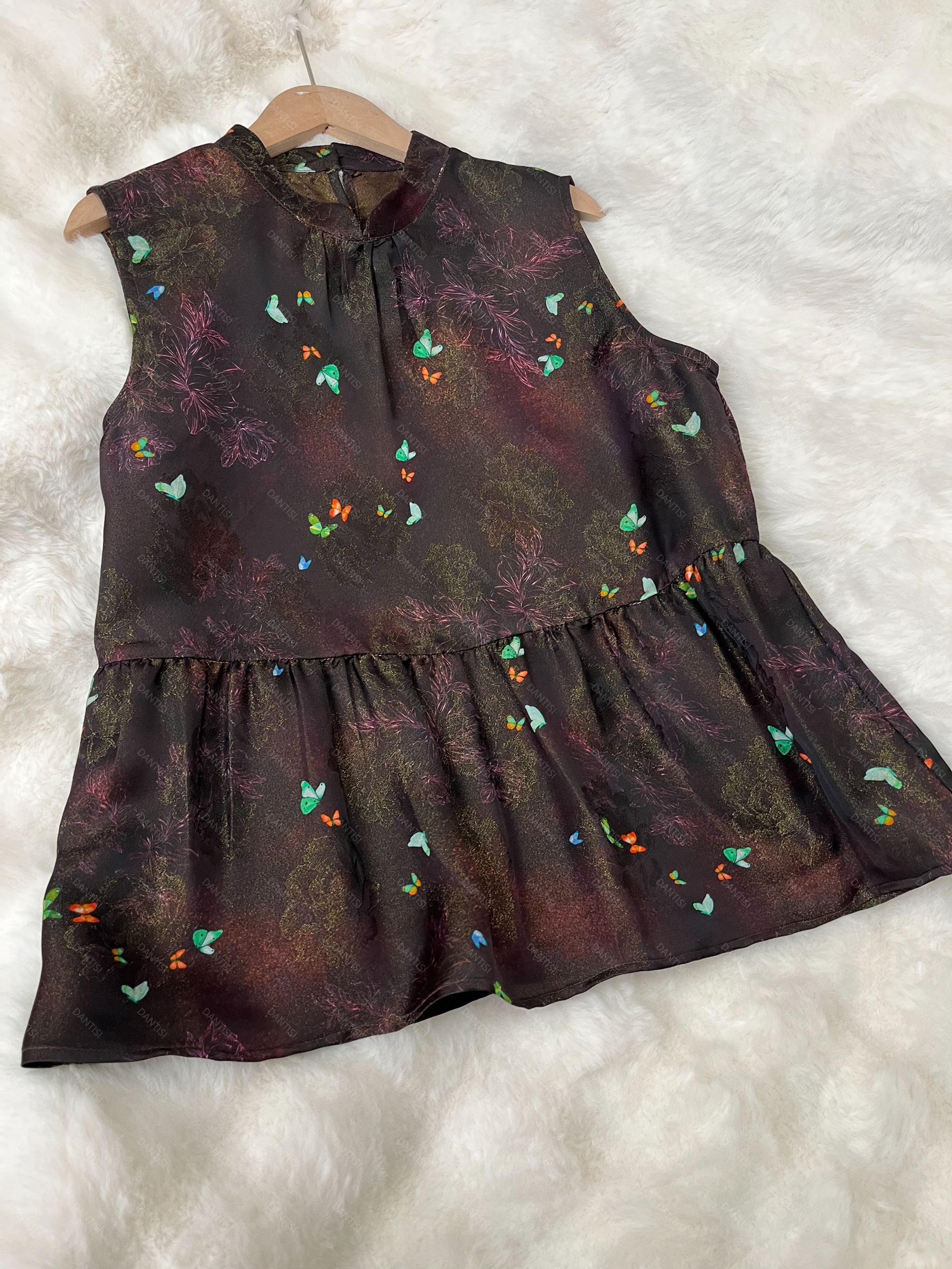 琴音渺《非遗美学》2470复古印花时尚减龄连帽无袖上衣