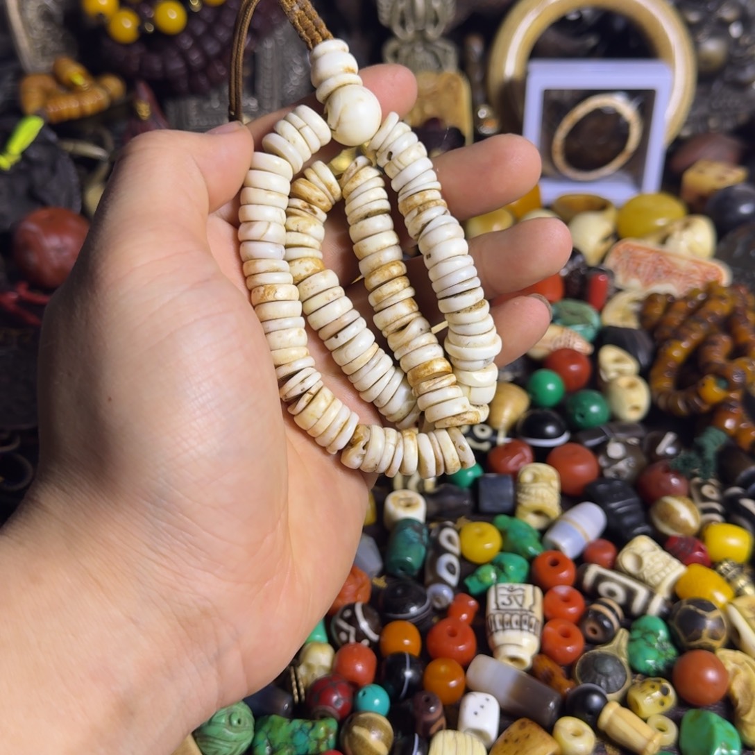 颈饰琉璃如图如图念珠