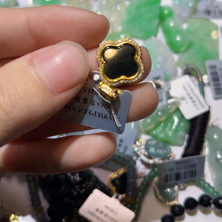 翡翠颈饰未镶嵌天然翡翠A h