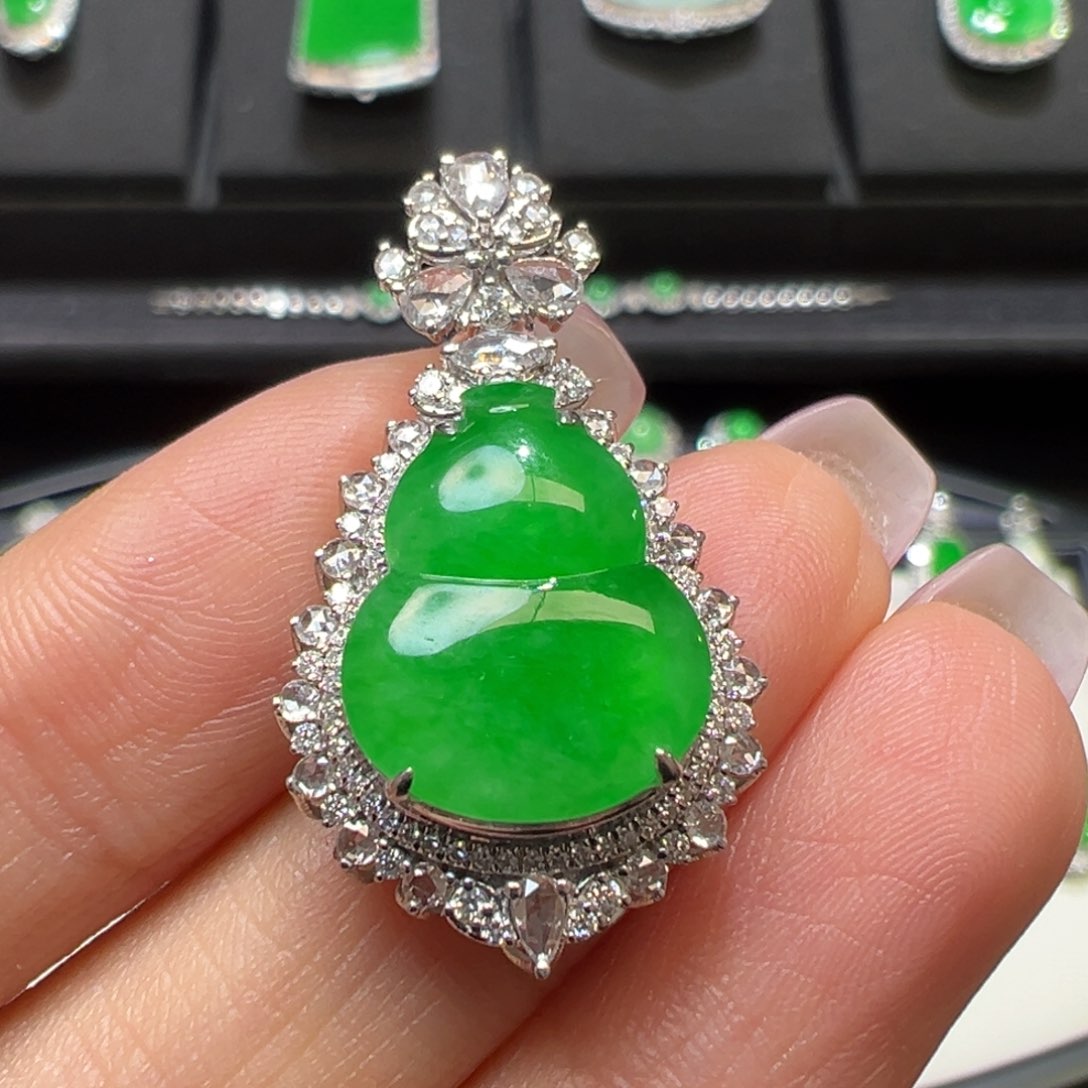 翡翠颈饰18K金镶嵌收到货48小时鉴赏期