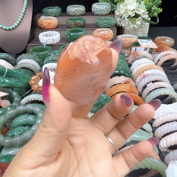未镶嵌手镯石英质玉