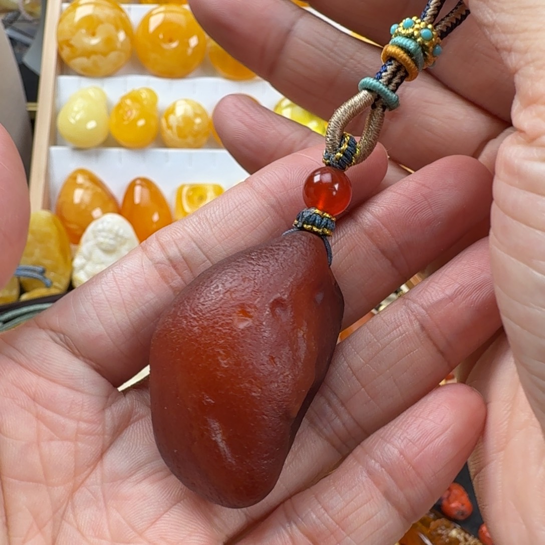 蜜蜡未镶嵌颈饰蜜蜡